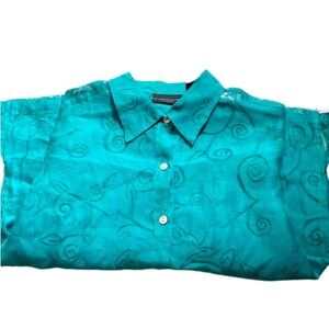 Item #5.   Good Clothes Classics Woman’s green dress shirt.